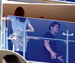 Angelina Jolies  public fight with Brad Pitt